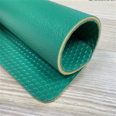 屋内機能コートの床材